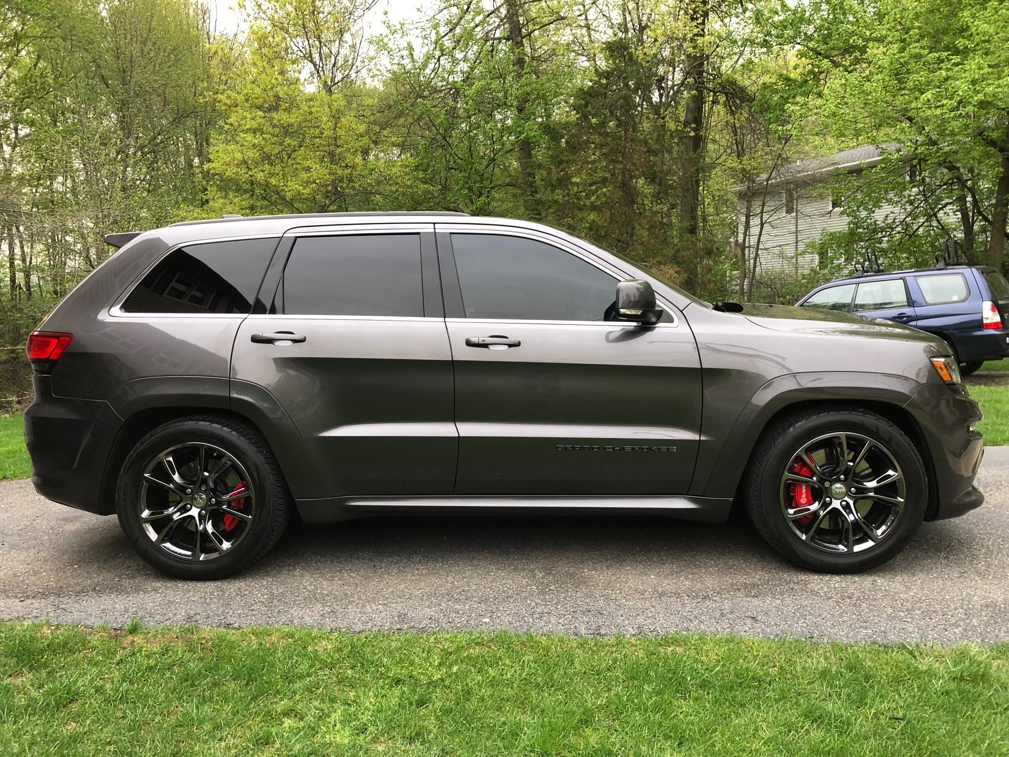 Side view of the 2014 Jeep Grand Cherokee SRT