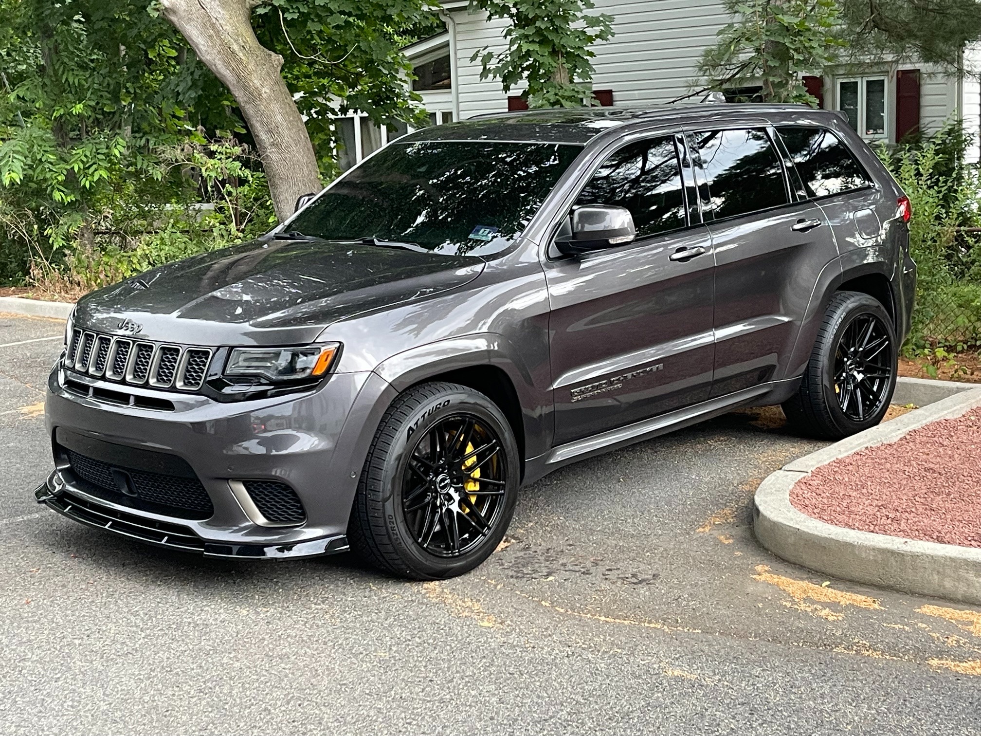 Gray Jeep Grand Cherokee Trackhawk